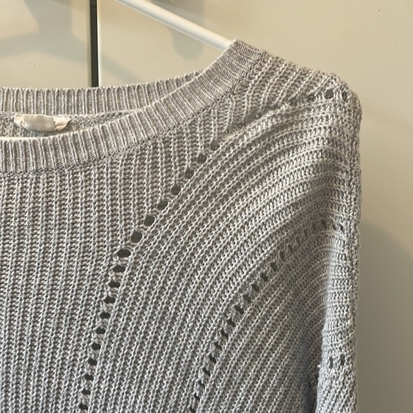 GARAGE flowy detailed sweater 🍂 - Picture 6 of 13